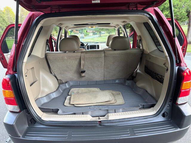 Used 2003 Ford Escape XLT image 25