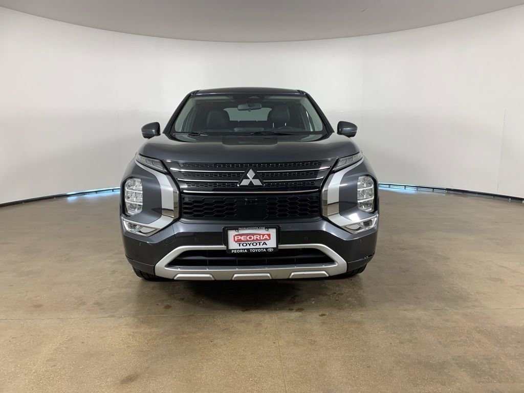 Used 2024 Mitsubishi Outlander SE image 3