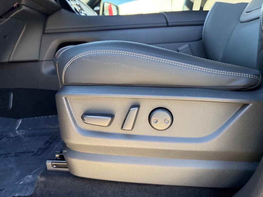 New 2025 Nissan Armada SL w/ Captain's Chari Seat Package AWD/4WD image 14