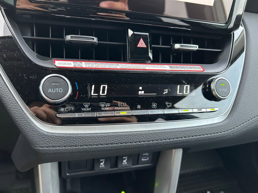 Used 2025 Toyota Corolla Cross XLE image 26