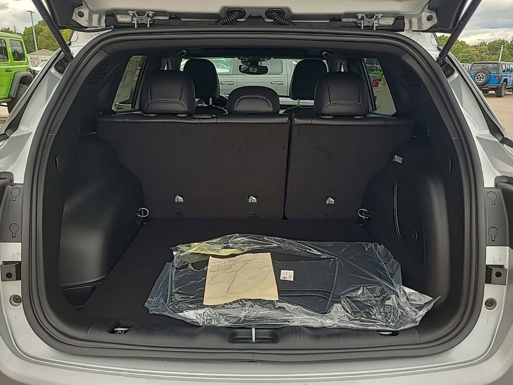 New 2025 Jeep Compass Limited w/ Sun & Sound Group image 25