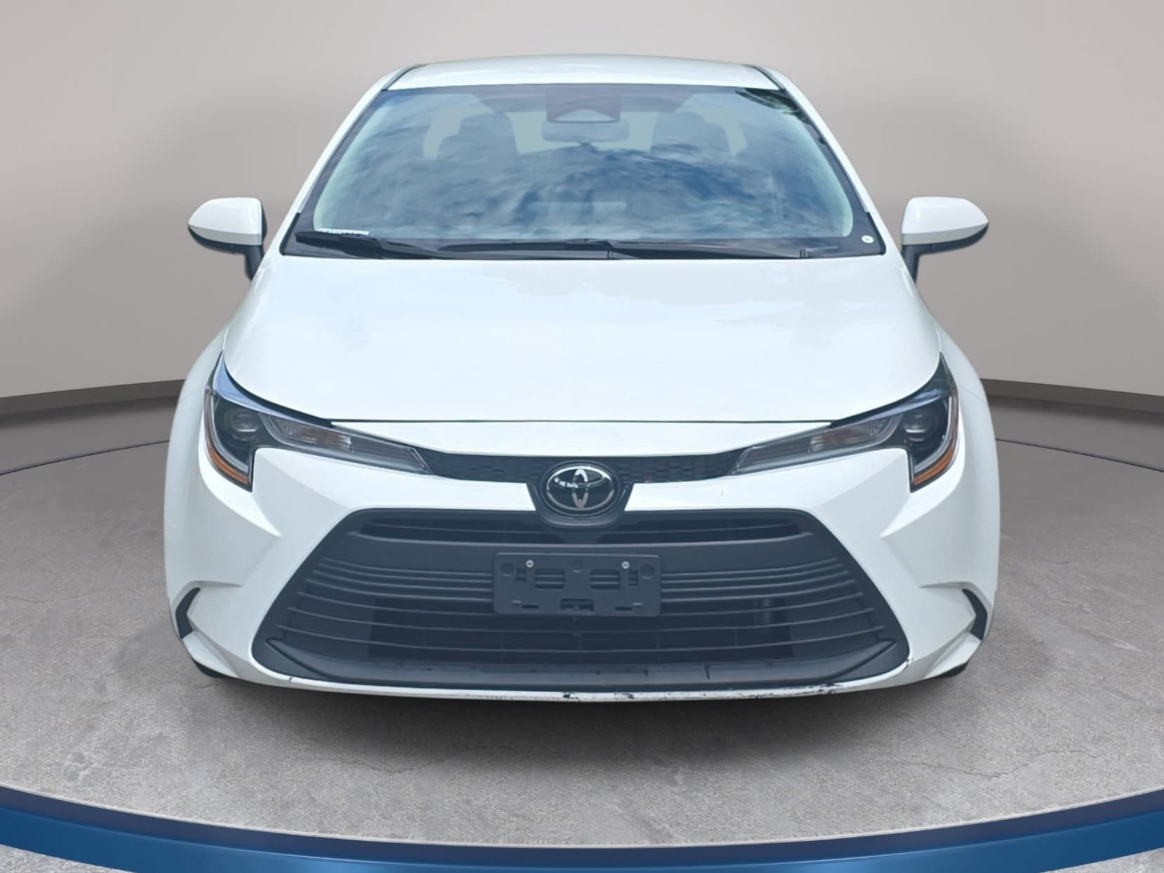 Used 2024 Toyota Corolla LE FWD image 2