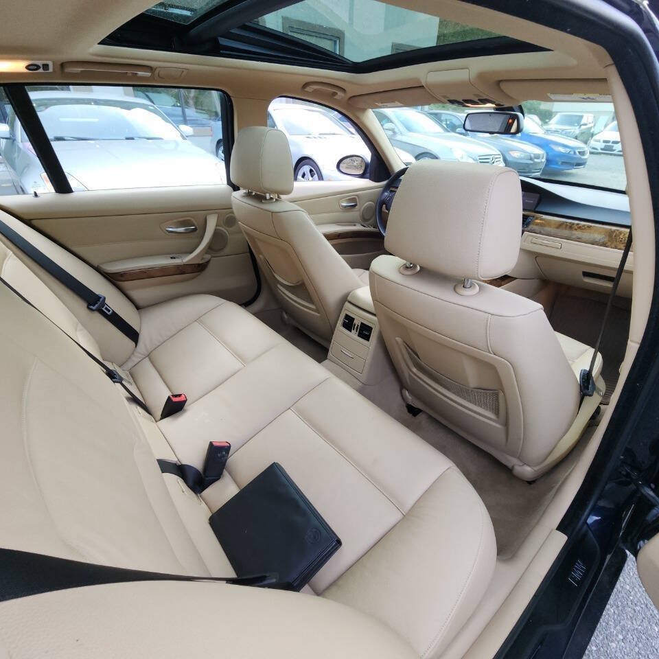 Used 2008 BMW 328xi Wagon AWD/4WD image 11
