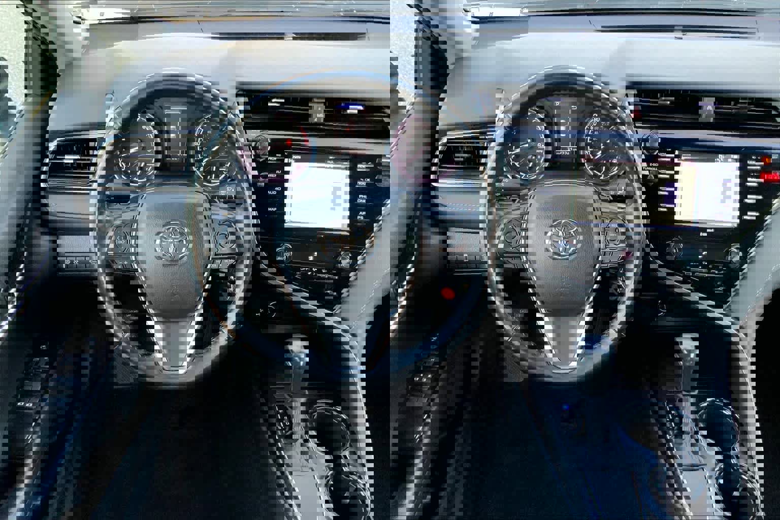 Used 2020 Toyota Camry SE image 6