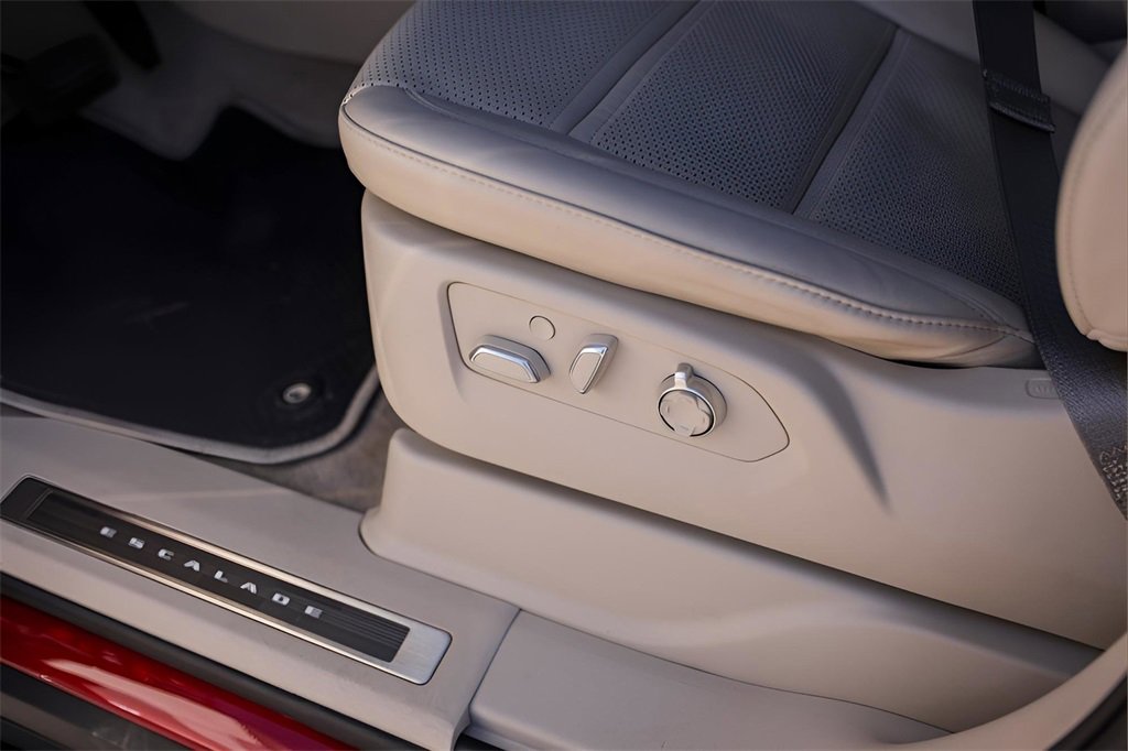 Used 2024 Cadillac Escalade Premium Luxury Platinum w/ Heavy-Duty Trailer Package image 9
