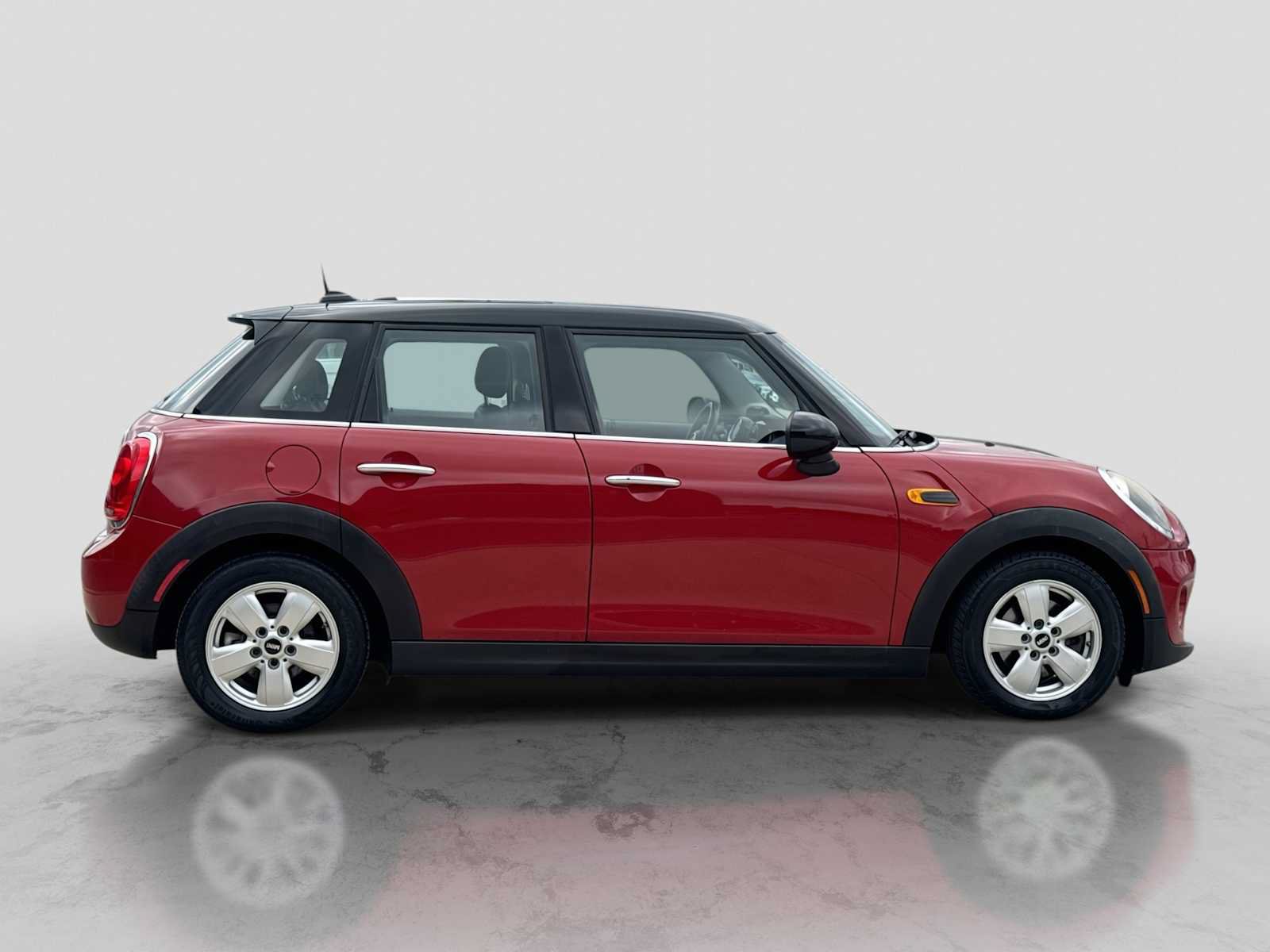 Used 2015 MINI Cooper 4-Door Hardtop FWD image 7
