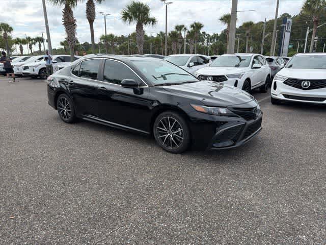 Used 2021 Toyota Camry SE FWD image 14