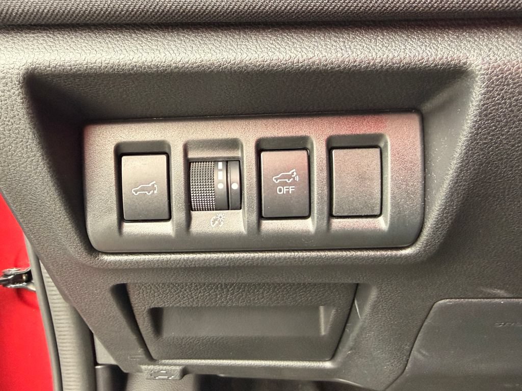 Used 2025 Subaru Outback Premium AWD/4WD image 13