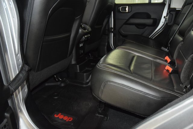 Used 2018 Jeep Wrangler Unlimited Sahara image 42