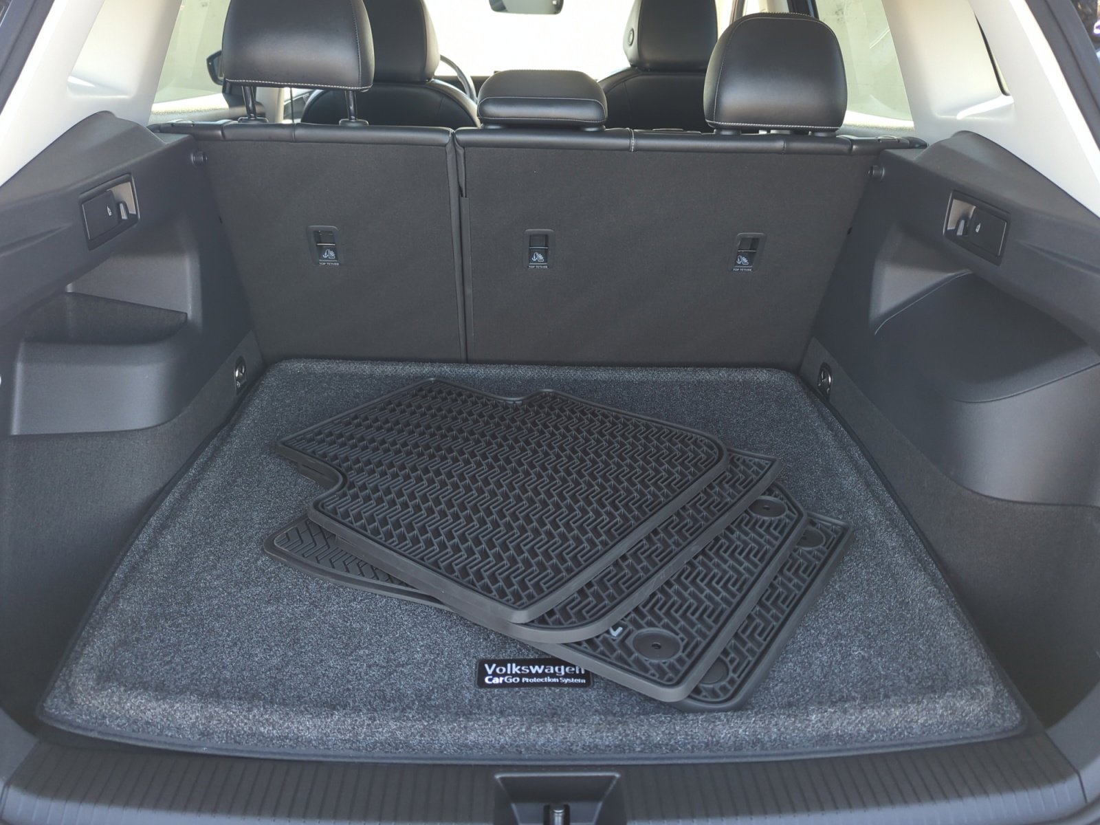 Used 2025 Volkswagen Tiguan SE image 31