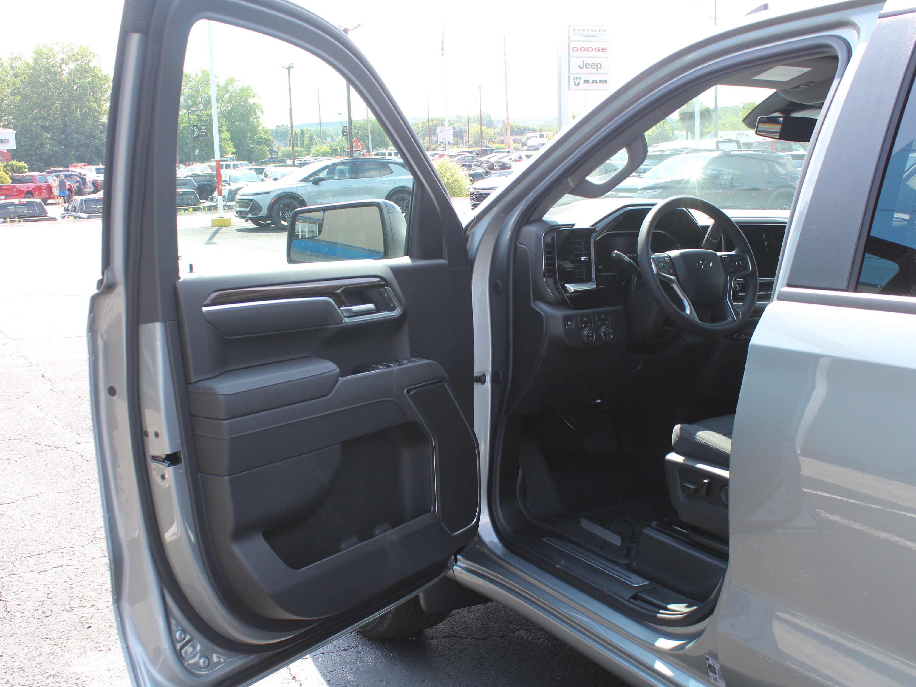 New 2026 Chevrolet Silverado 1500 RST w/ Protection Package AWD/4WD image 8