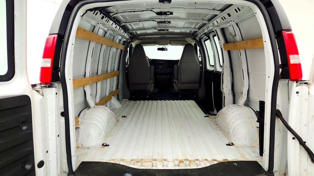 Used 2018 Chevrolet Express 2500 w/ Driver Convenience Package image 19