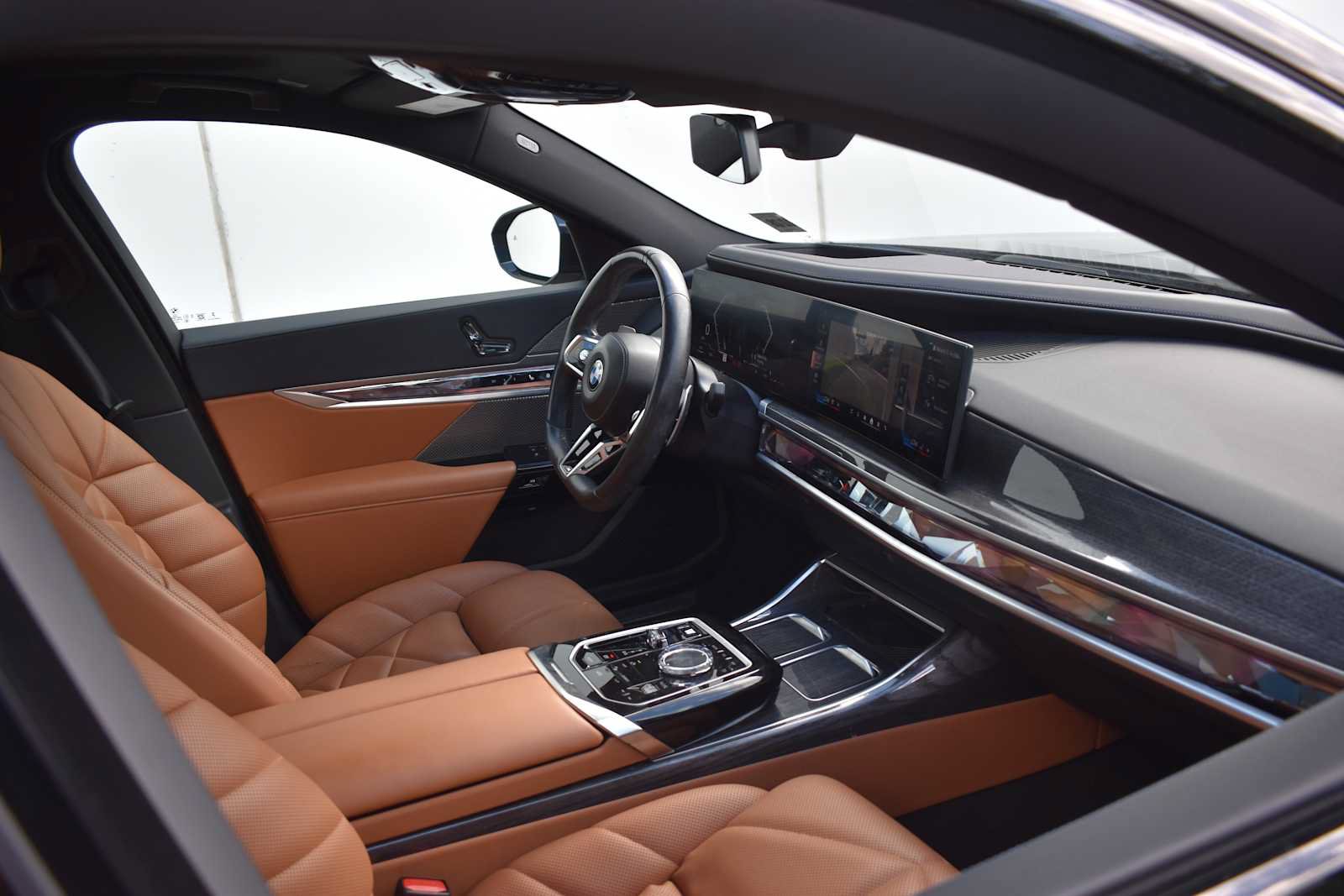 Certified 2024 BMW 740i xDrive AWD/4WD image 18