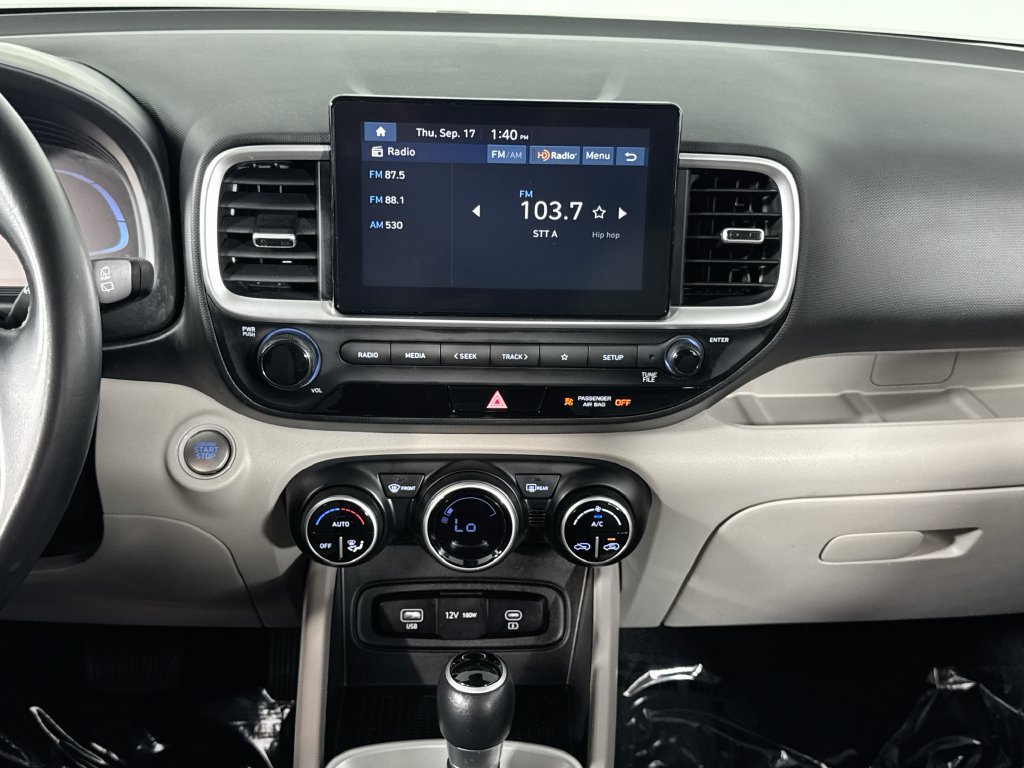 Used 2024 Hyundai Venue SEL FWD image 16
