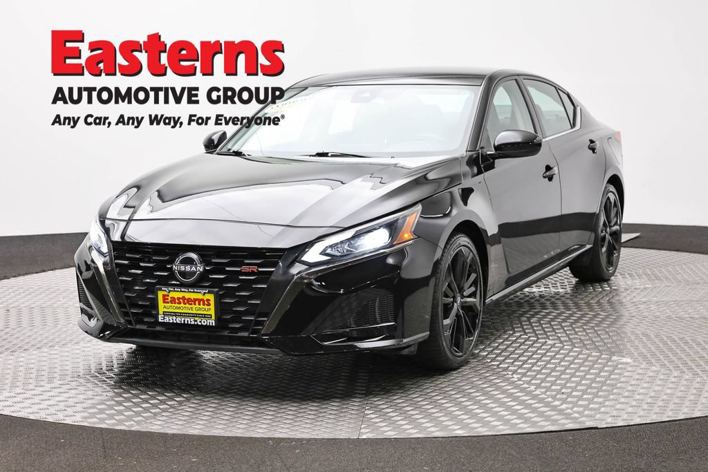 Used 2024 Nissan Altima 2.5 SR FWD image 1