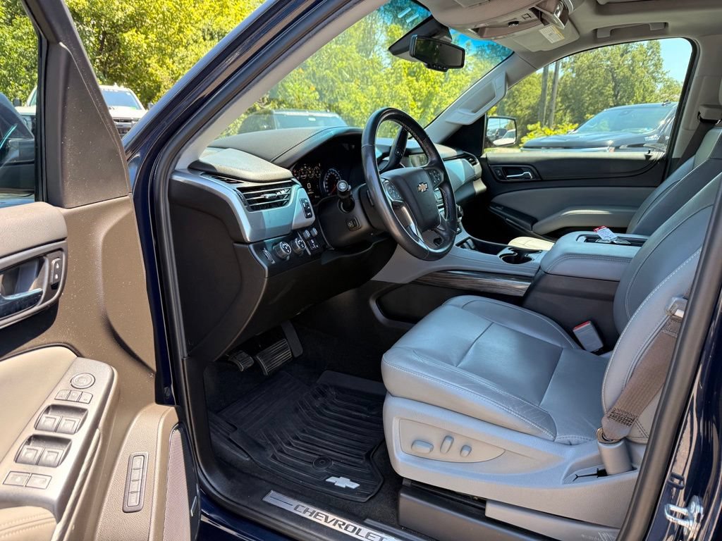 Used 2017 Chevrolet Suburban LT w/ LT Signature Package AWD/4WD image 13