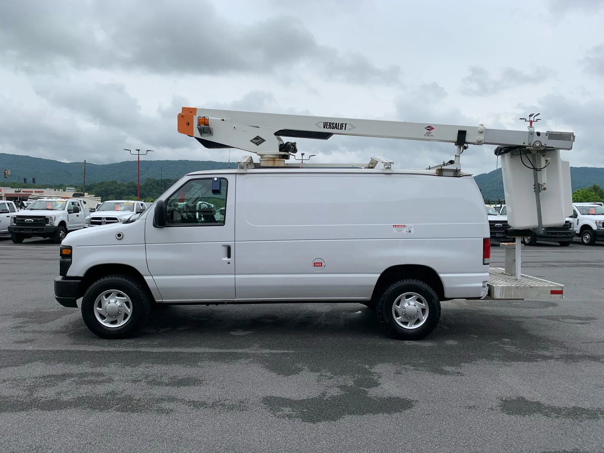 Used 2013 Ford E-350 and Econoline 350 Super Duty image 4