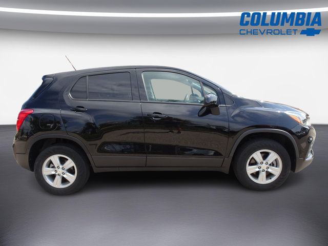 Used 2022 Chevrolet Trax LS w/ Tint and Cruise Package AWD/4WD image 2