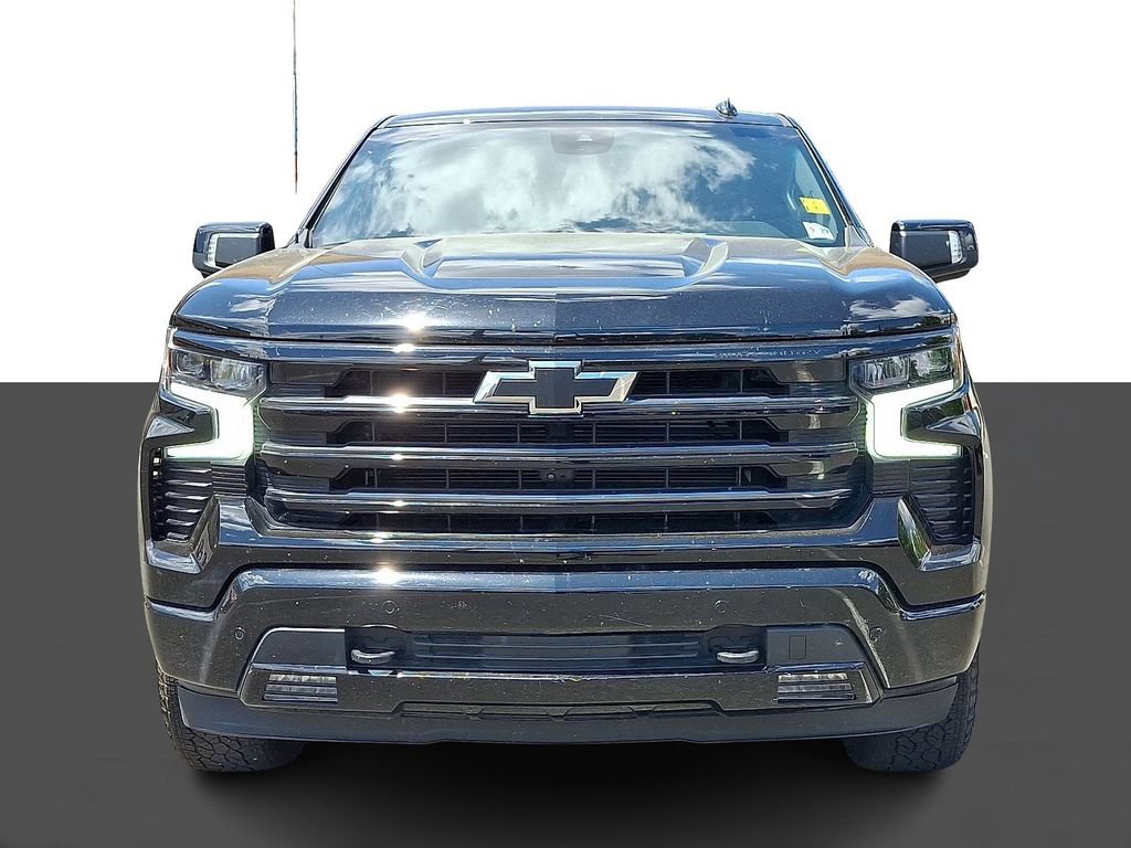 Used 2024 Chevrolet Silverado 1500 High Country w/ Midnight Edition AWD/4WD image 2