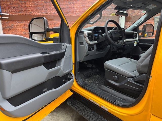 New 2026 Ford F550 4x4 Regular Cab Super Duty image 9
