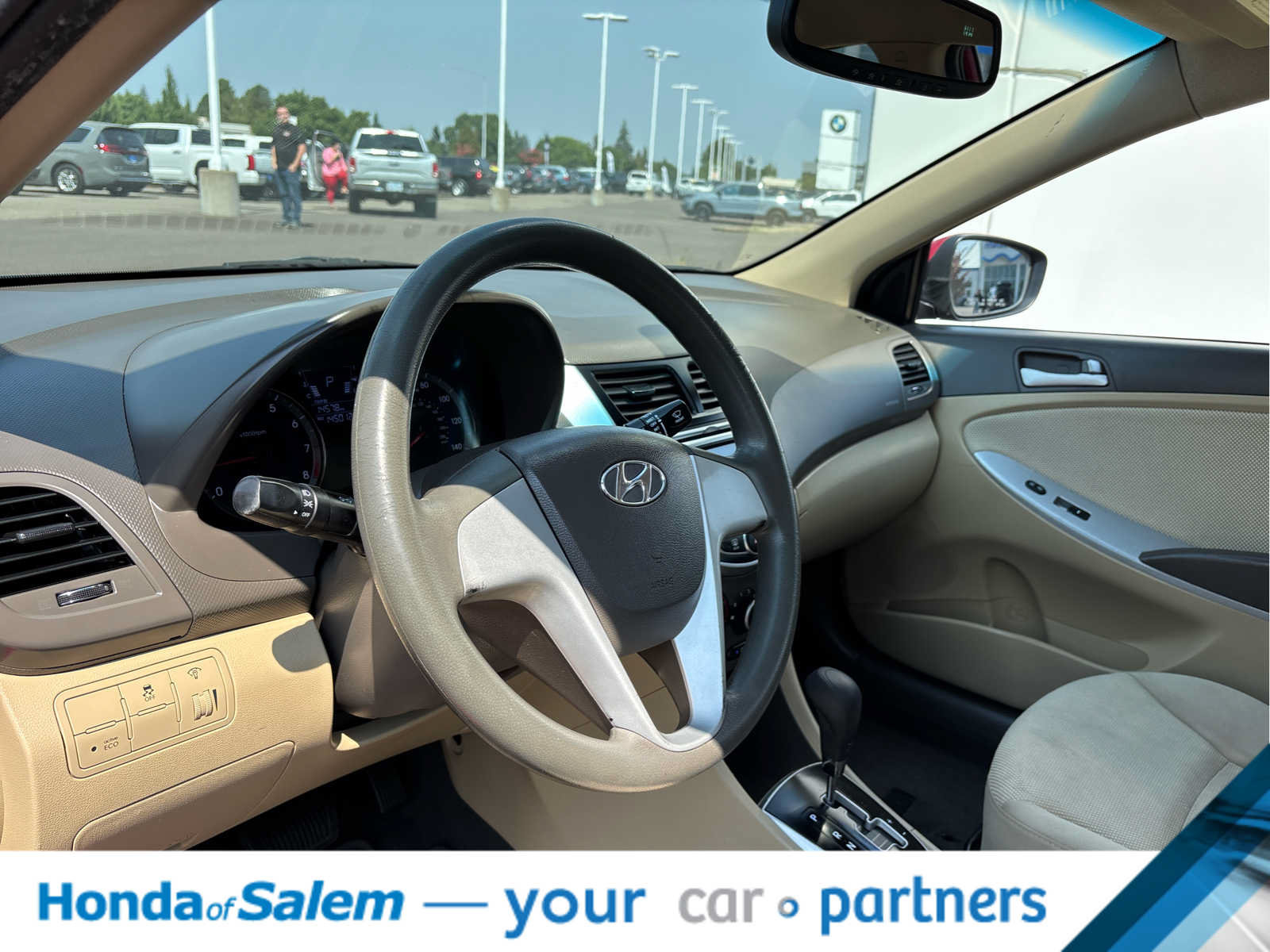 Used 2013 Hyundai Accent GLS FWD image 2
