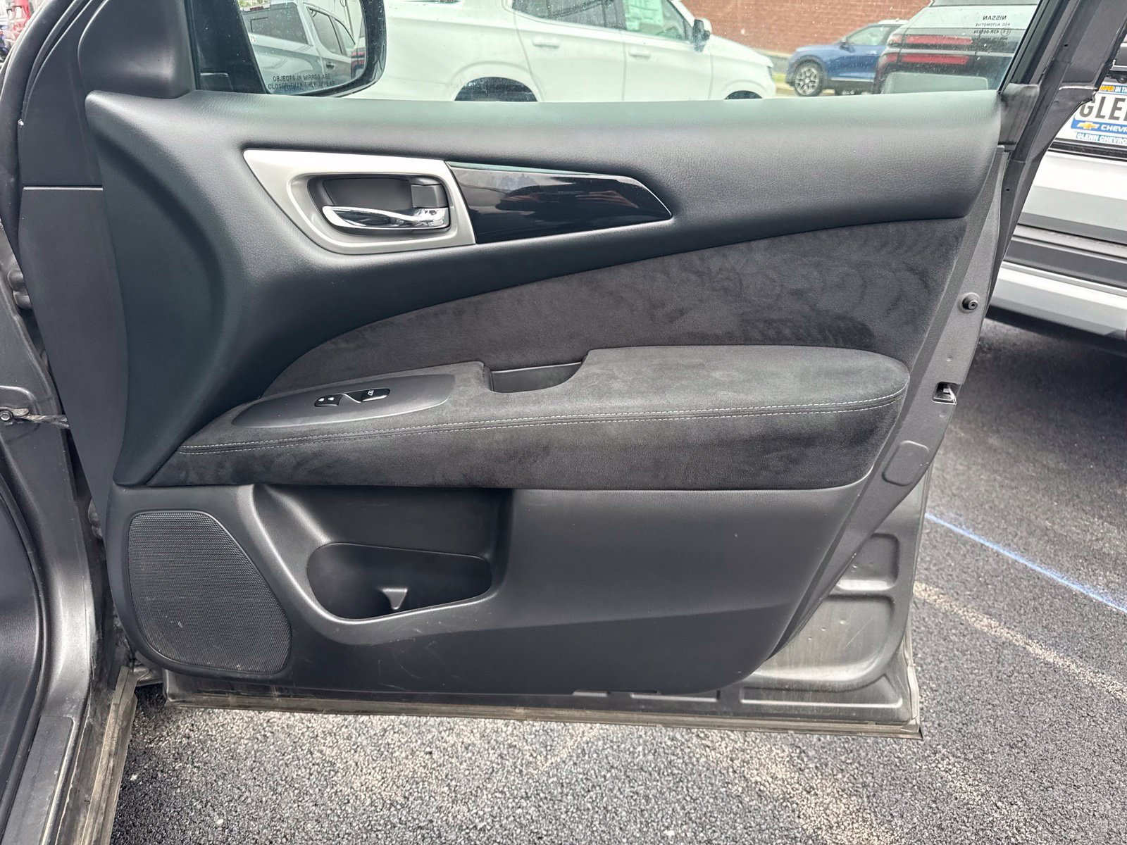 Used 2015 Nissan Pathfinder SV w/ Cargo Package FWD image 34