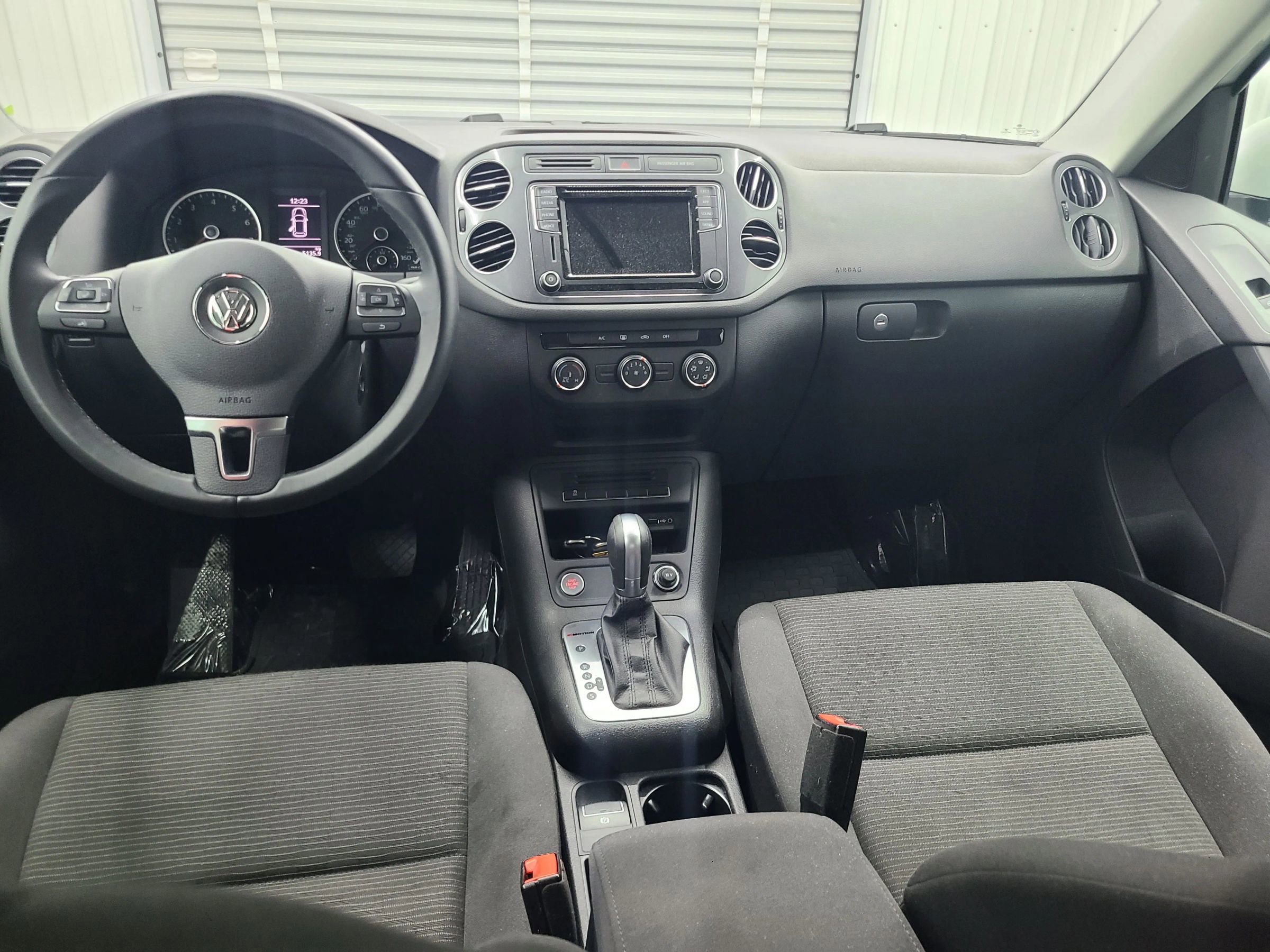 Used 2018 Volkswagen Tiguan Limited image 2