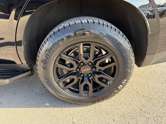 Used 2024 GMC Yukon AT4 w/ Technology Package AWD/4WD image 31