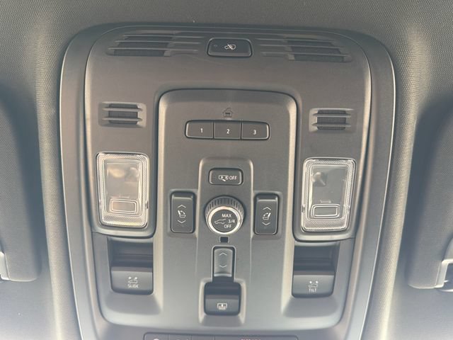 Used 2024 GMC Yukon XL Denali w/ Denali Reserve Package AWD/4WD image 24