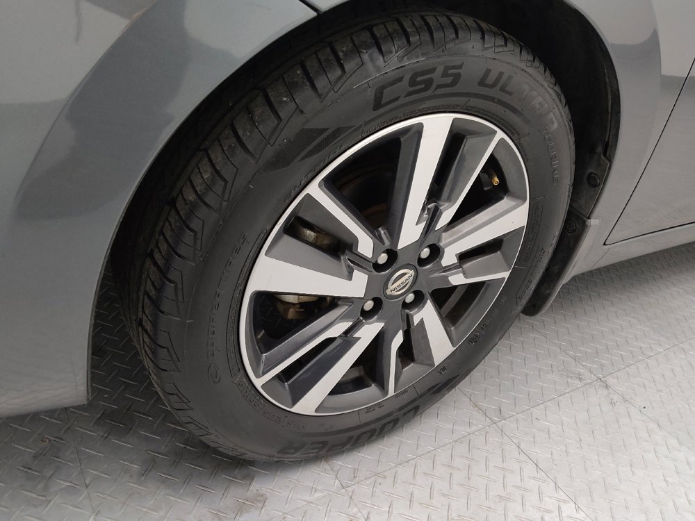 Used 2021 Nissan Versa SV image 31