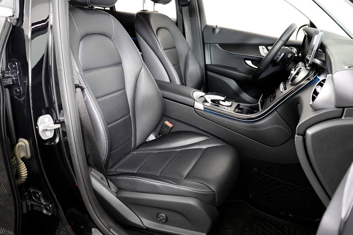 Used 2017 Mercedes-Benz GLC 300 4MATIC Coupe image 46