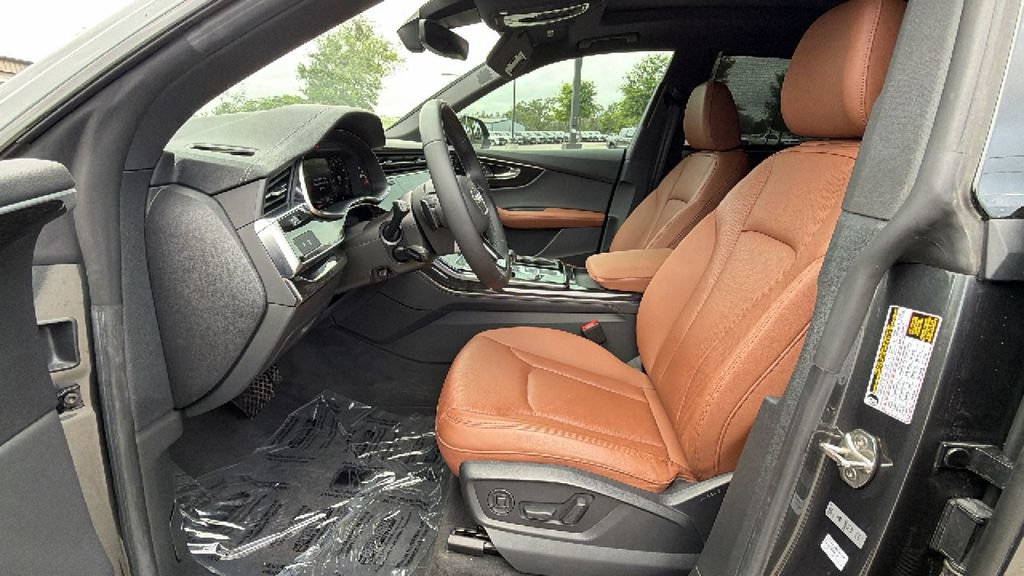 Used 2023 Audi Q8 Premium Plus image 16