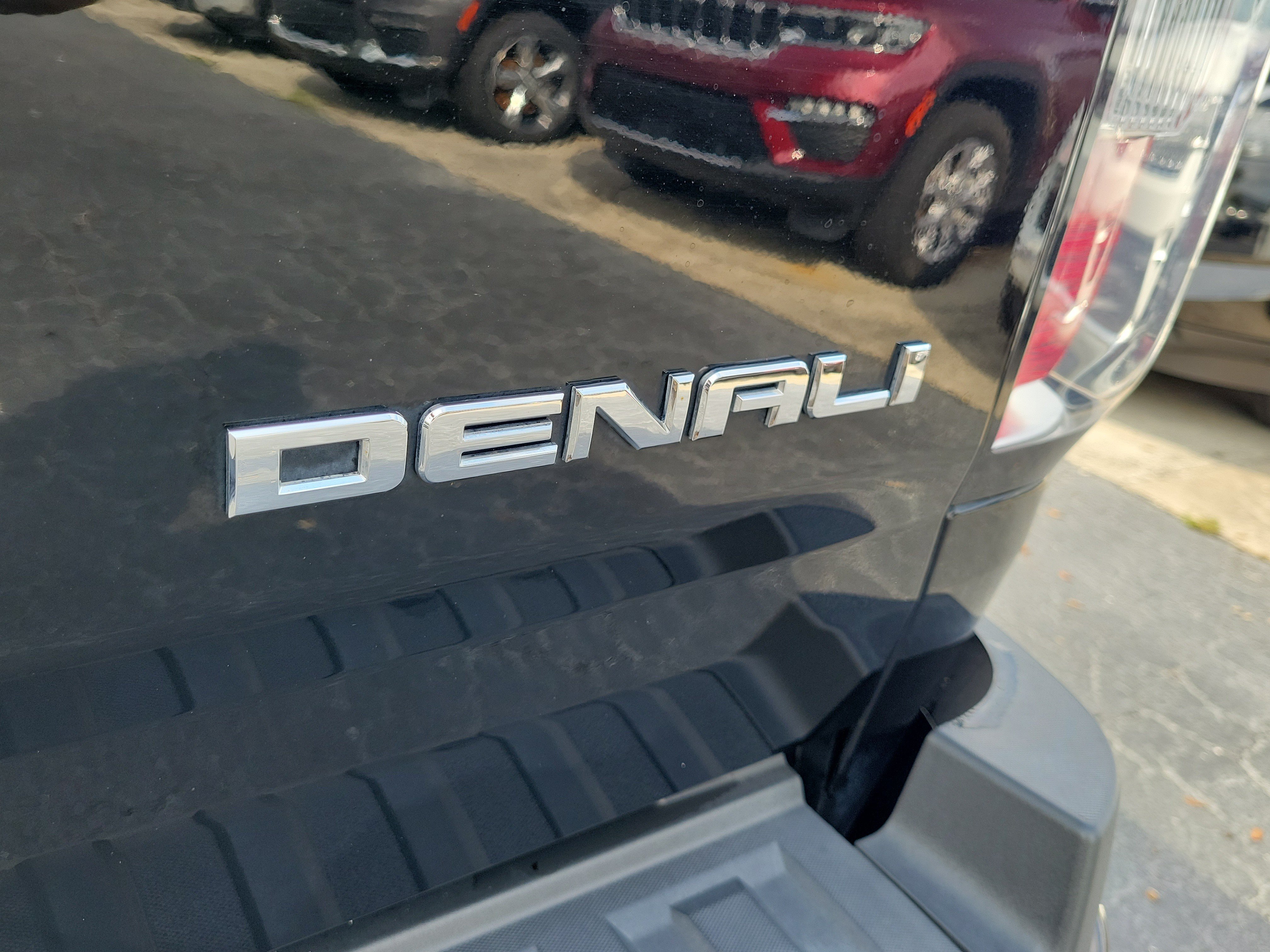 Used 2018 GMC Canyon Denali AWD/4WD image 7