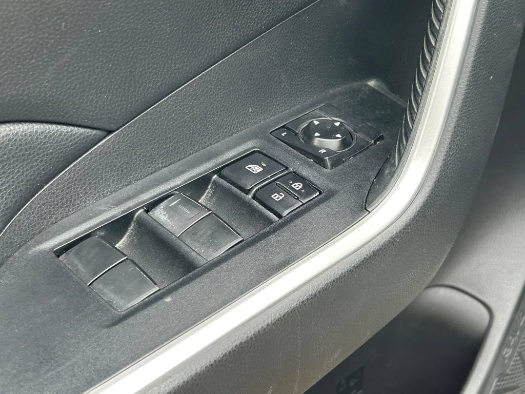 Used 2021 Toyota RAV4 XLE w/ Convenience Package AWD/4WD image 24