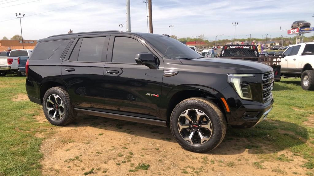 Used 2025 GMC Yukon AT4 w/ AT4 Premium Plus Package AWD/4WD image 8