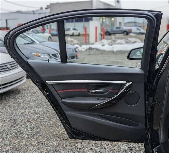 Used 2016 BMW 328i xDrive Sedan AWD/4WD image 15