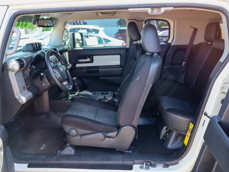 Used 2014 Toyota FJ Cruiser 4WD w/ Upgrade Package image 11