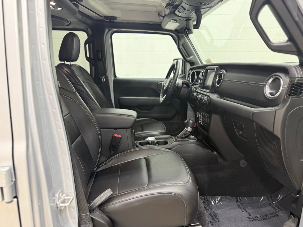 Used 2023 Jeep Wrangler Sahara w/ Cold Weather Group image 32