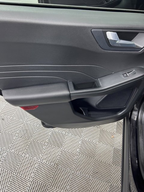 Used 2022 Ford Escape Titanium w/ Class II Trailer Tow Package image 15