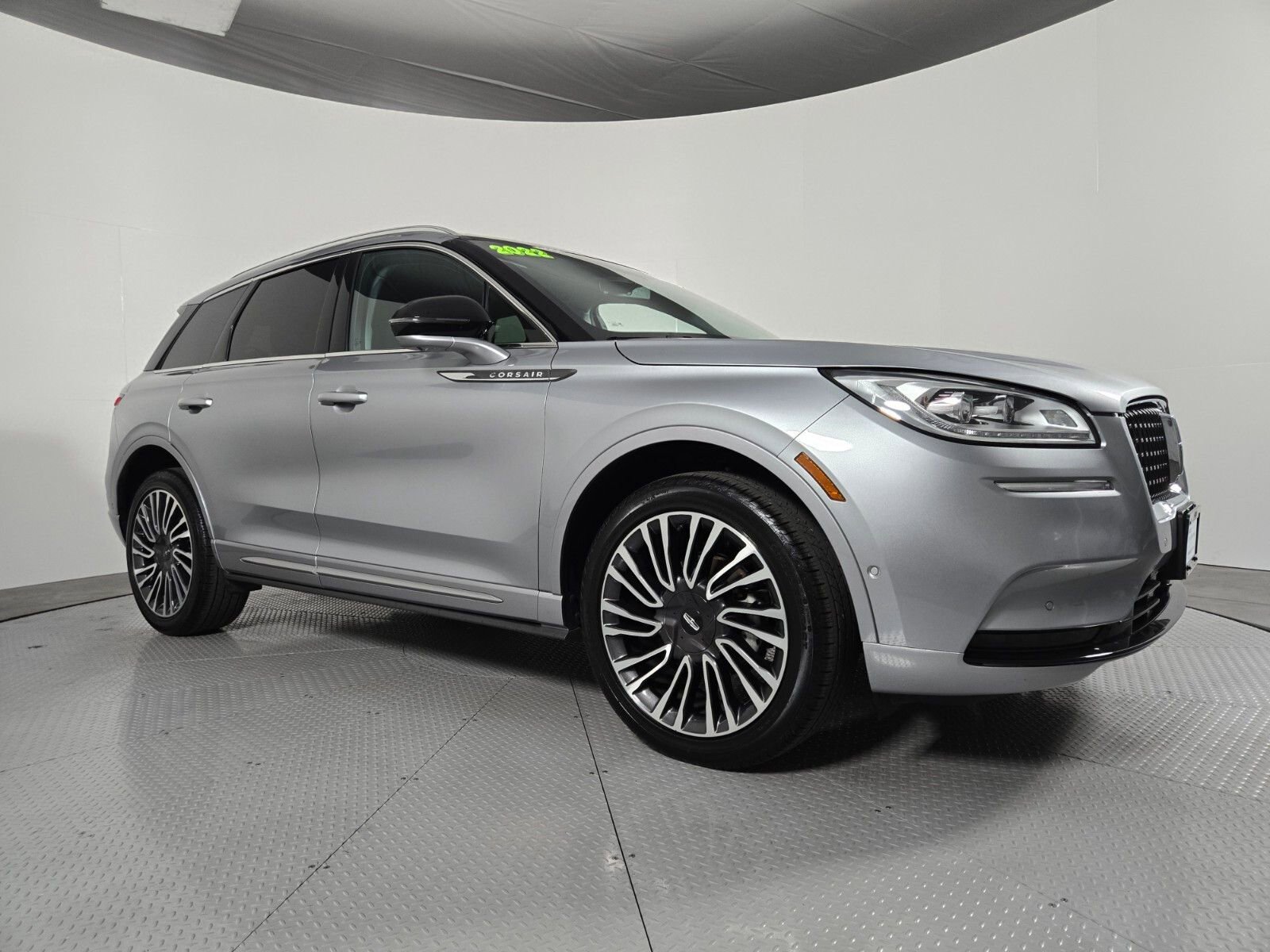 Certified 2022 Lincoln Corsair Reserve w/ Equipment Group 201A AWD/4WD image 2