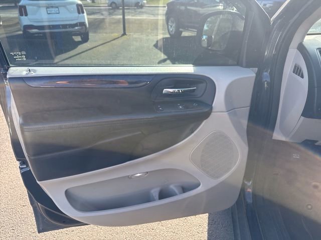 Used 2013 Dodge Grand Caravan American Value Package w/ UConnect Hands-Free Group image 20