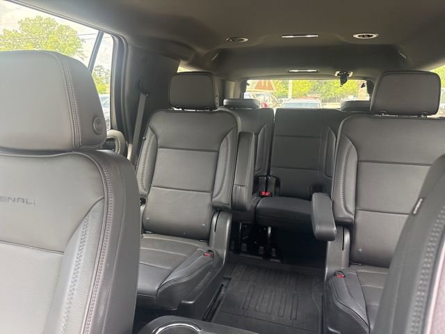 Used 2023 GMC Yukon Denali image 11
