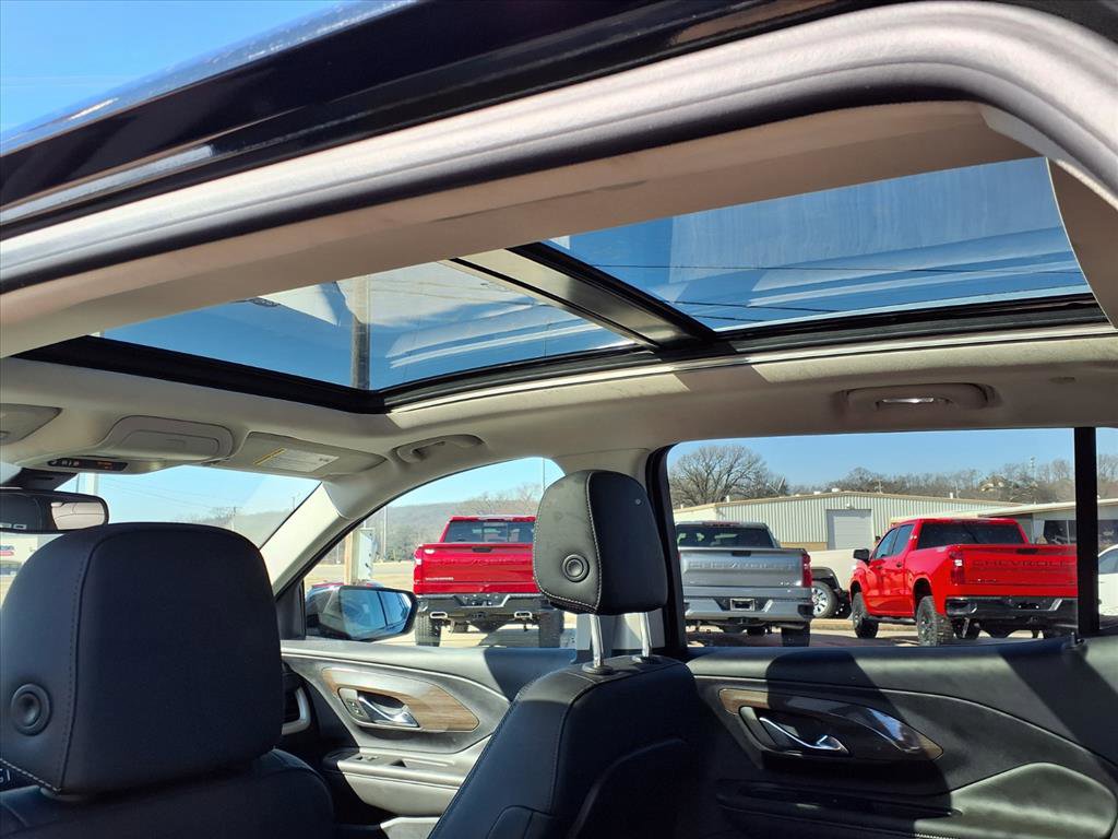 Used 2023 GMC Terrain Denali w/ Black Diamond Edition image 17
