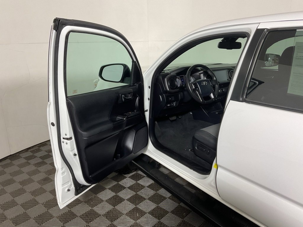 Used 2020 Toyota Tacoma TRD Off-Road image 15