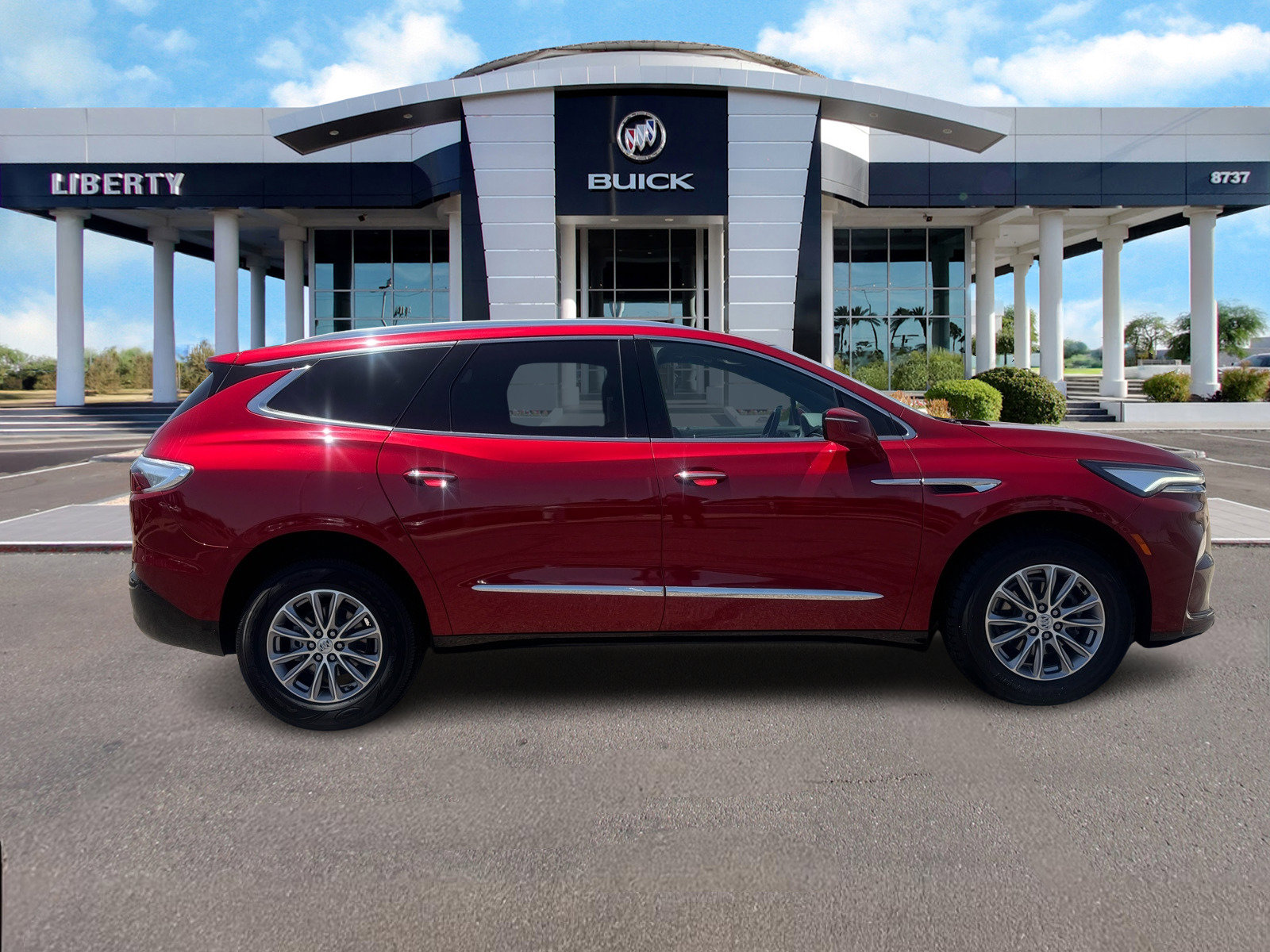 Used 2024 Buick Enclave Premium image 2