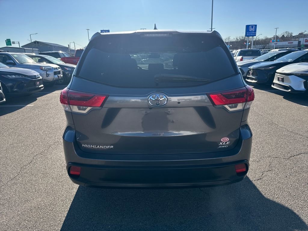 Used 2018 Toyota Highlander XLE image 6