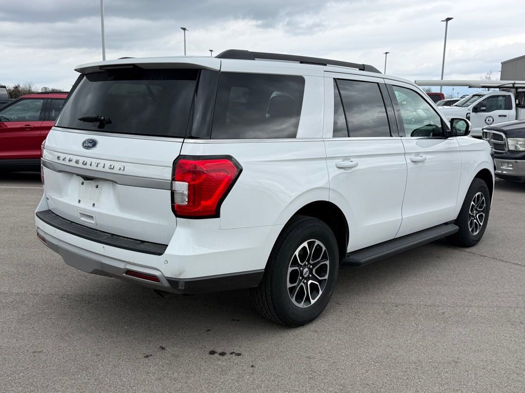 Used 2024 Ford Expedition XLT image 18