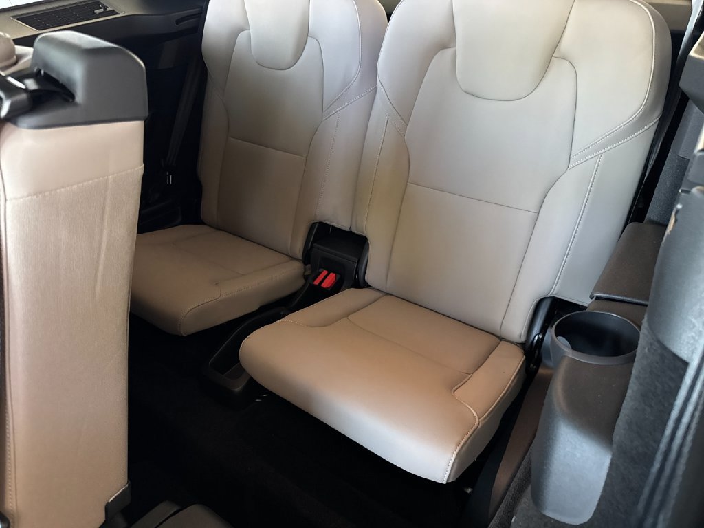 Certified 2026 Volvo XC90 B6 Plus AWD/4WD image 14