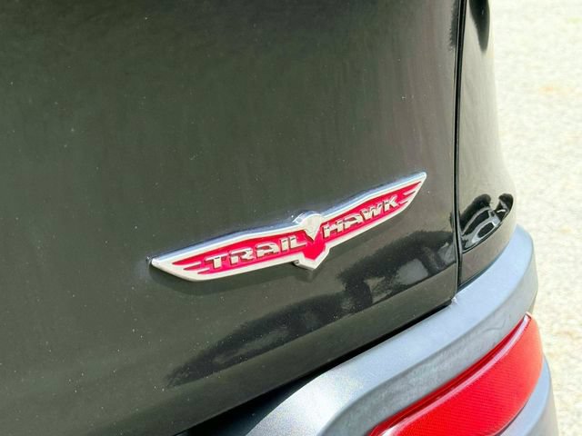 Used 2015 Jeep Cherokee Trailhawk w/ Cold Weather Group AWD/4WD image 11