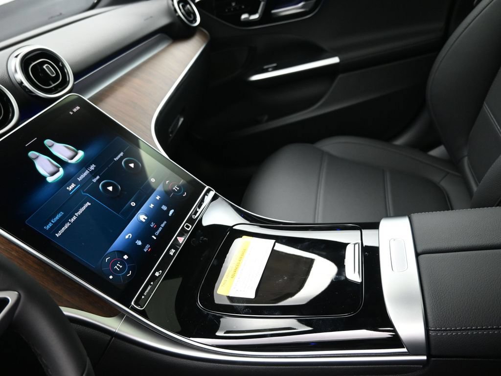 Used 2025 Mercedes-Benz C 300 4MATIC Sedan image 9